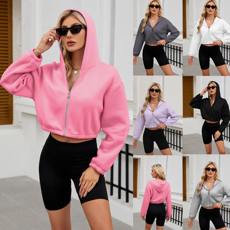 Damen Cropped Kapuzenjacke im lässigen Stil mit Oversize-Ärmeln, perfekt für Streetwear und Freizeit.