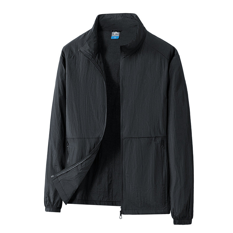 Leichte Herren Outdoorjacke, atmungsaktiv, wasserabweisend, für Wanderungen, Sport & Freizeit.