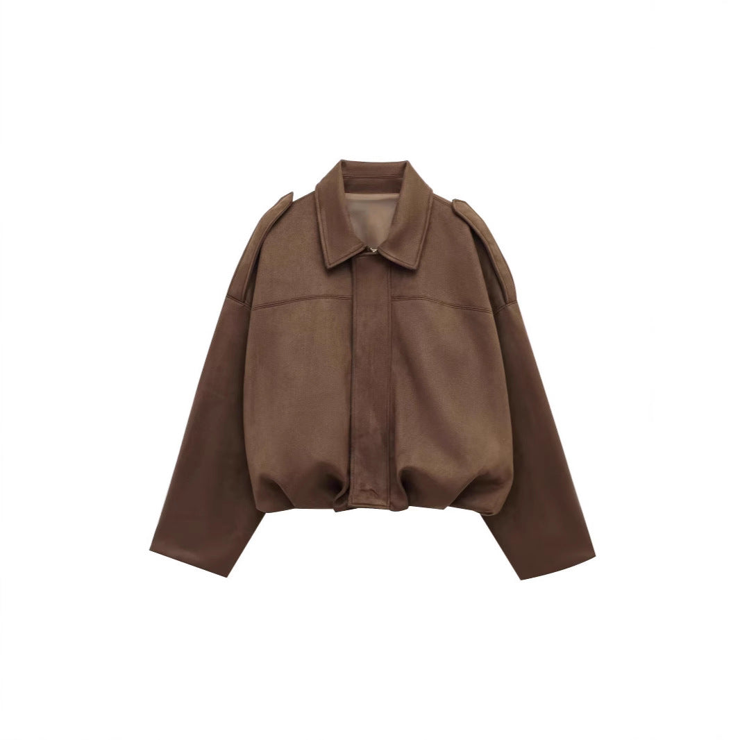 Lässige Damen Übergangsjacke im Chic-Design. Perfekt für Streetstyle und elegante Alltagslooks.
