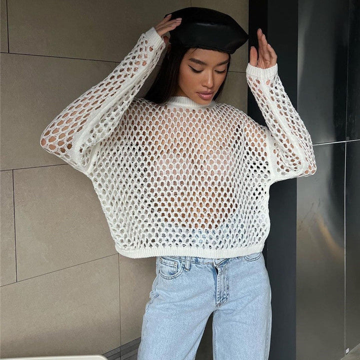 Rückenansicht: Trendy Damen Langarm-Netzoberteil. Transparentes, leichtes Material ideal für lässige Sommer-Outfits. Modisch.