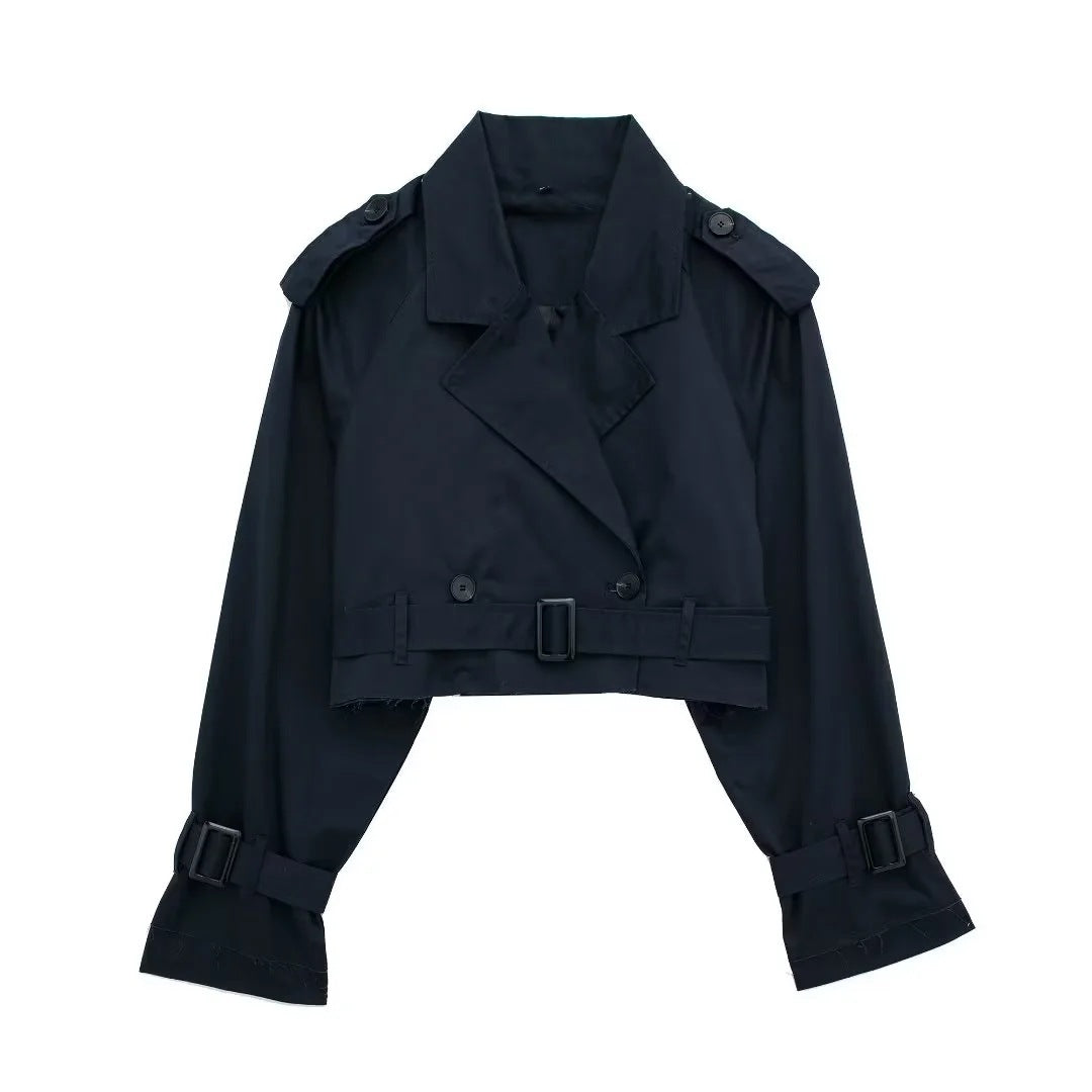 Vielseitige Damen Kurztrenchjacke für Frühling & Herbst, stilvolle Übergangsjacke für modische Damen.