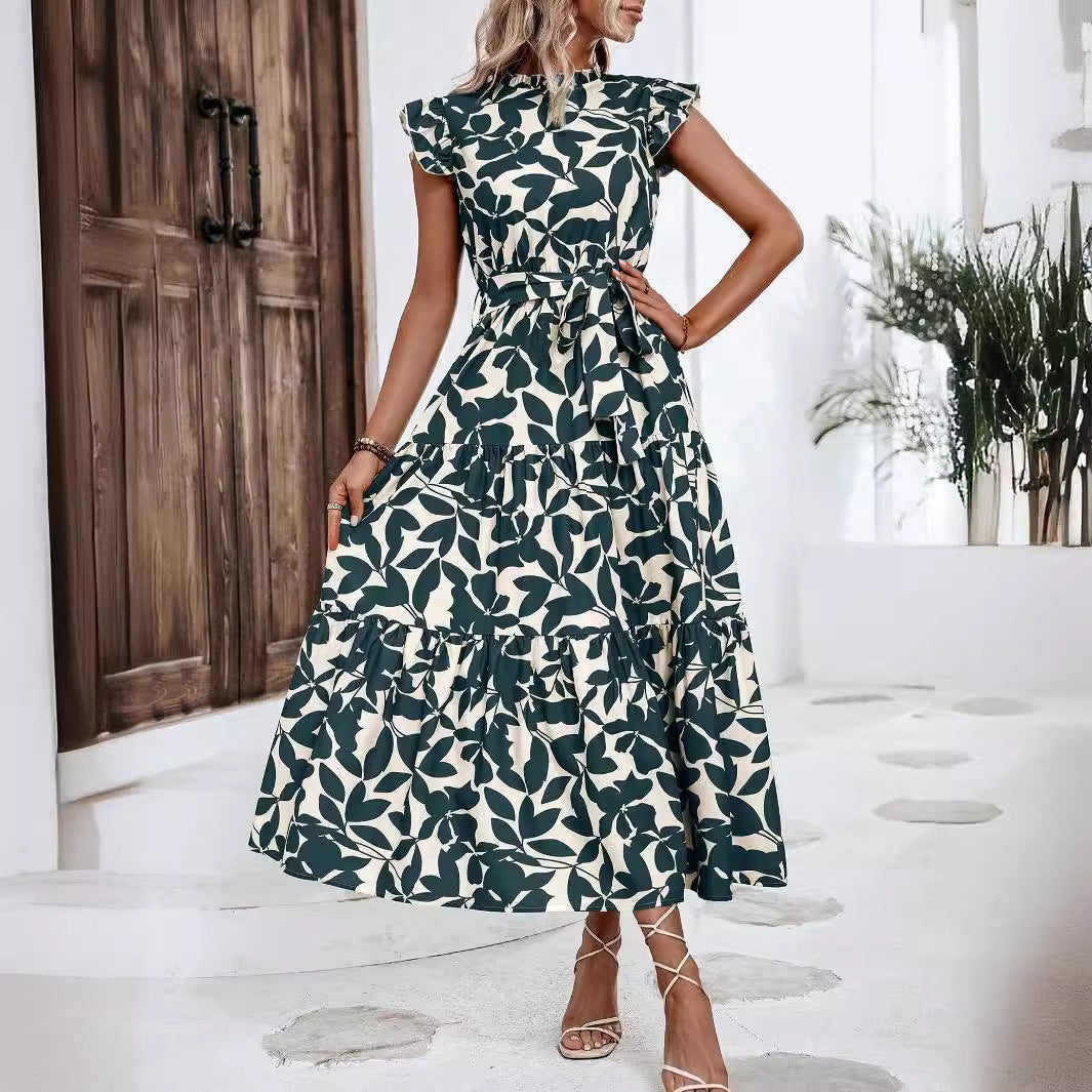 Sommerliches Freizeitkleid für Damen: Blumen Midikleid mit elegantem Stufenrock und femininen Rüschenärmeln.
