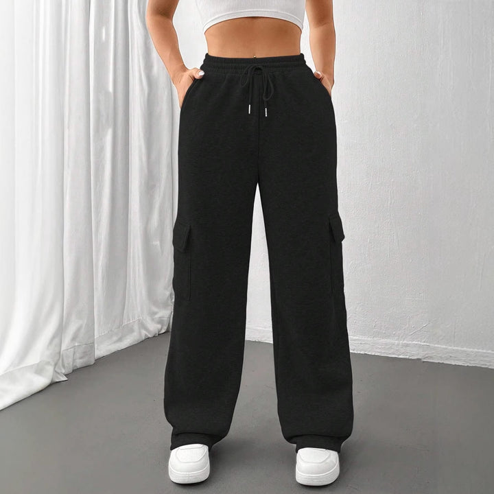 Bequeme Joggerhose für Damen in Weit-Schnitt, ideal für lässige Freizeit-Outfits & urbanen Stil.