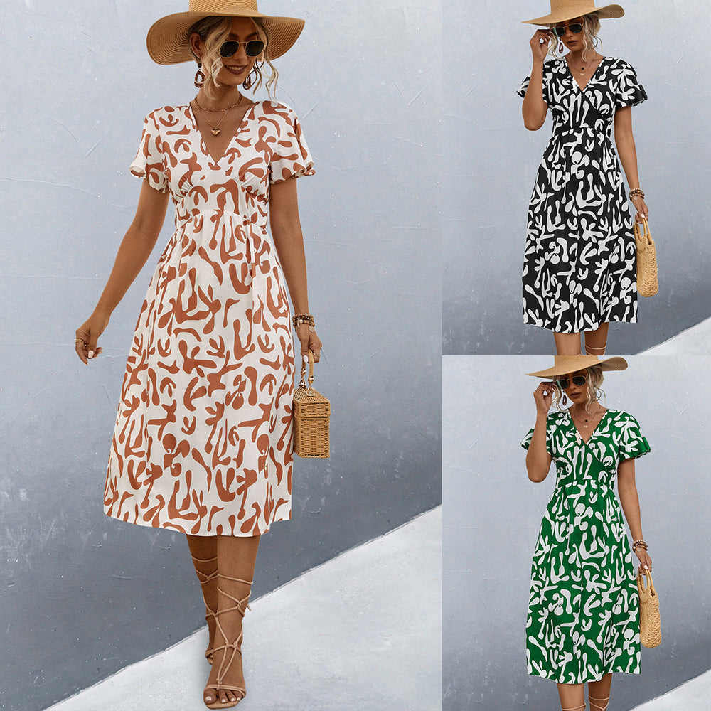 Florales Sommer-Wickelkleid für Damen mit stilvoller Raffung, perfekt für Strand & Freizeit.