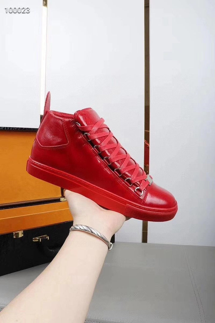 Robuste, rutschfeste Sohle der bequemen Herren-Sneaker. Perfekte Alltagsschuhe für sicheren & komfortablen Auftritt.