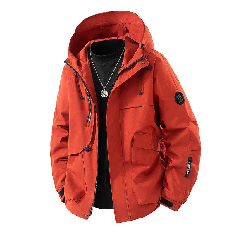 Komfortable Herren Sportjacke mit Kapuze, leicht & atmungsaktiv, ideal für Wandern und Laufen.