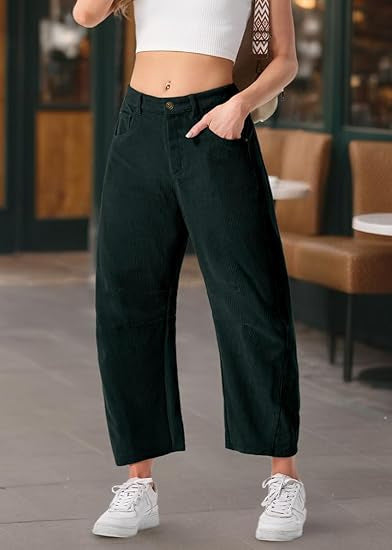 Zeitlose weite Hose für Damen mit funktionalen Taschen, perfekt für Business und Freizeit, vielseitig nutzbar.