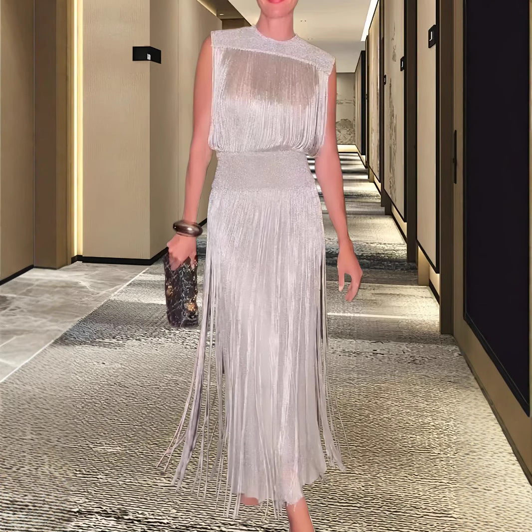 Festliches Damenkleid mit elegantem Ausschnitt. Ideal als Cocktailkleid oder für unvergessliche Nächte.