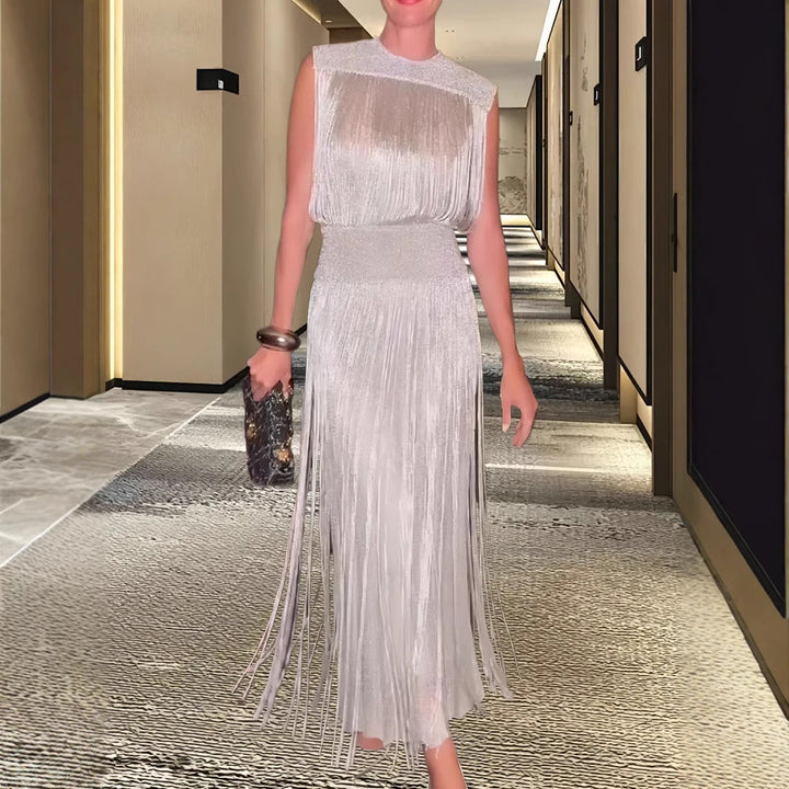 Festliches Damenkleid mit elegantem Ausschnitt. Ideal als Cocktailkleid oder für unvergessliche Nächte.