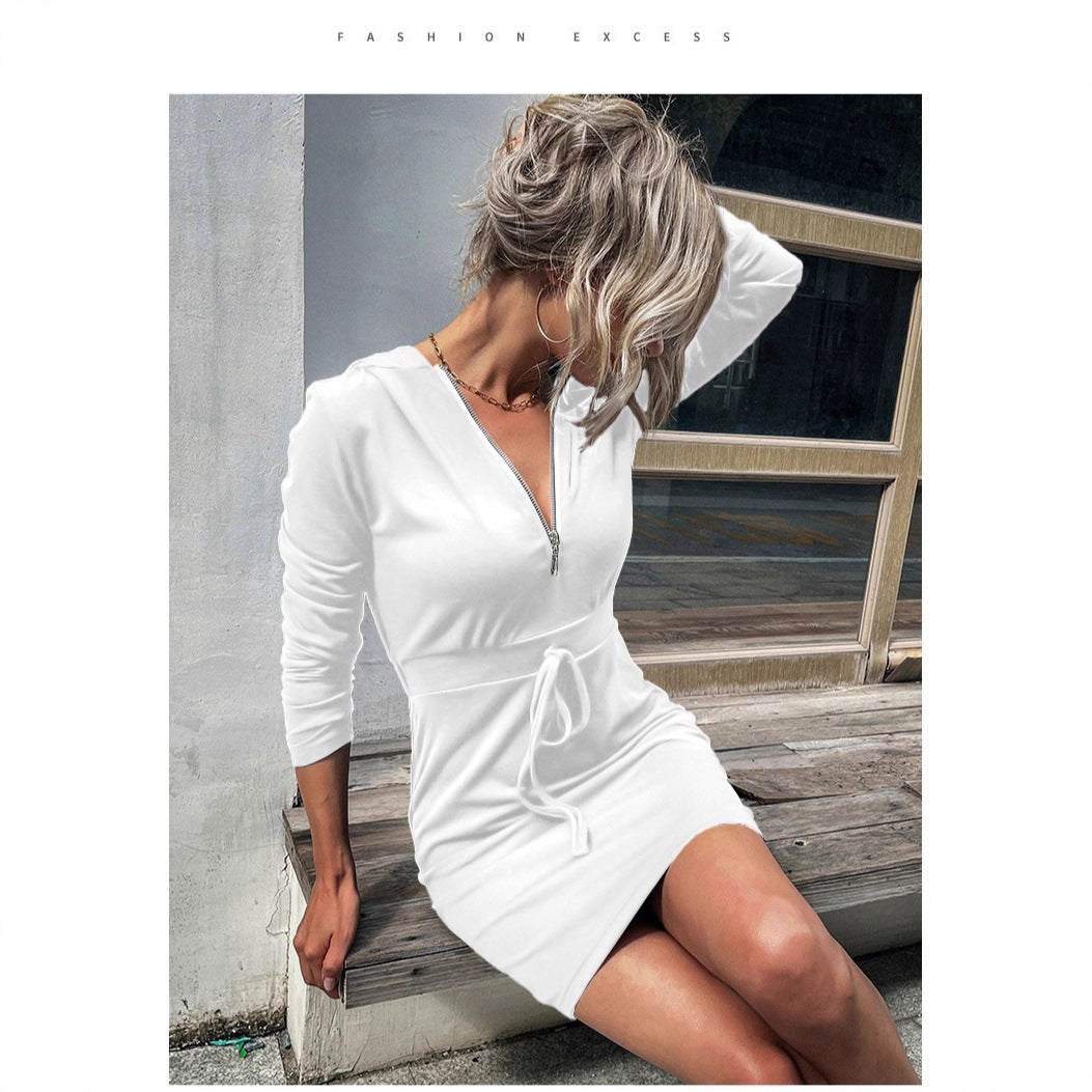 Damen Sport-Freizeitkleid mit Reißverschluss & Gürtel. Modisches Langarmkleid für lässige Casual-Looks.