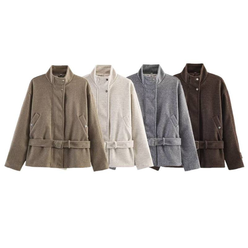 Kurze wendbare Damen Stehkragenjacke, modisch und herbstlich. Vielseitige Jacke für jeden Look.
