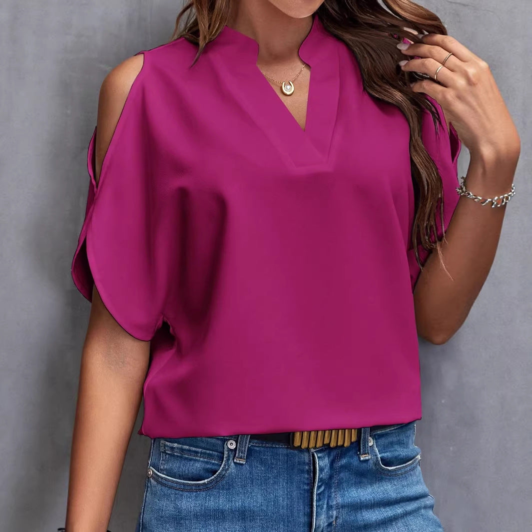 Schicke Damen Carmenbluse, schulterfrei, mit V-Ausschnitt und Stehkragen. Vielseitig für jeden Anlass.