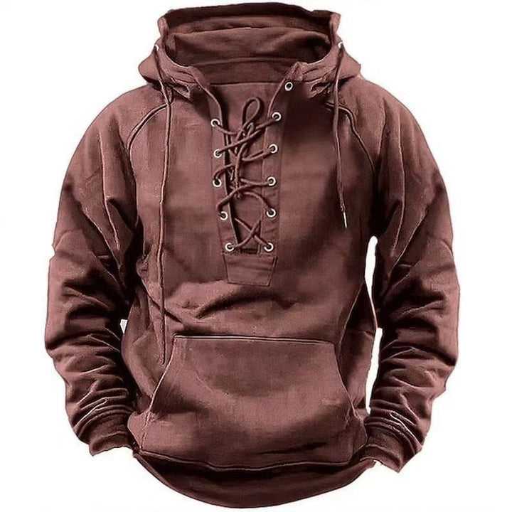 Hochwertiger Herren Kapuzenpullover als sportliches Oberteil, mit Kängurutasche für kühle Herbsttage.