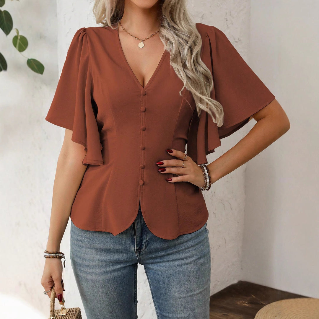Elegante Damenbluse mit V-Ausschnitt, Schößchen-Schnitt & Volantärmeln. Feminines Oberteil für Business.
