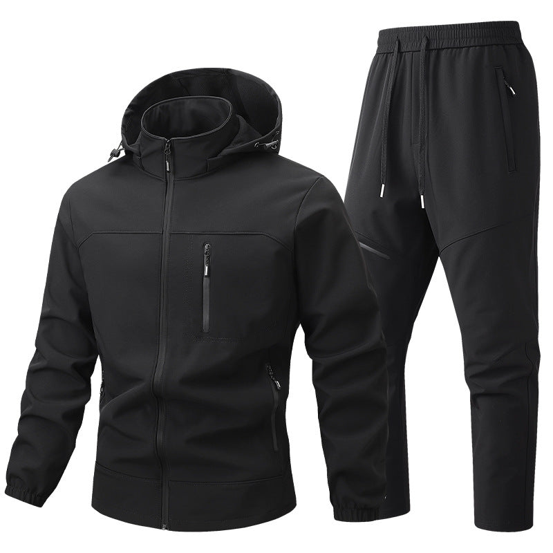 Zweiteiliger Herren Jogginganzug: Atmungsaktive Kapuzenjacke und passende Sporthose für maximalen Komfort.