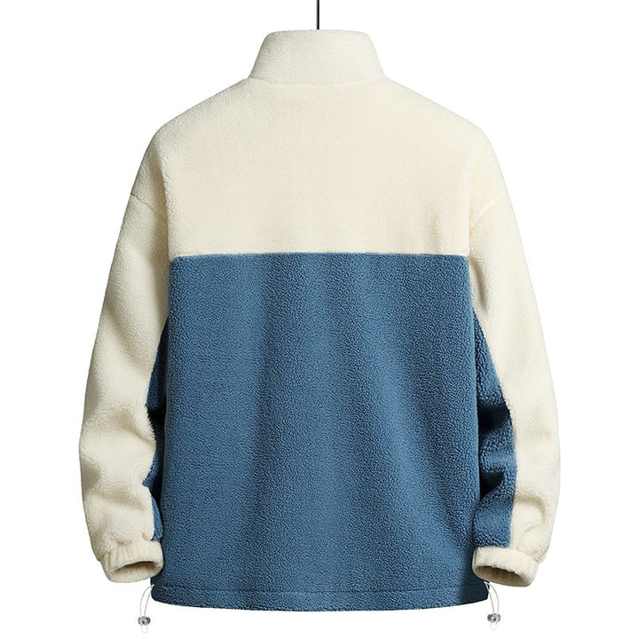 Komfortable Herren Kapuzenjacke, atmungsaktiv & warm, für aktive Tage.