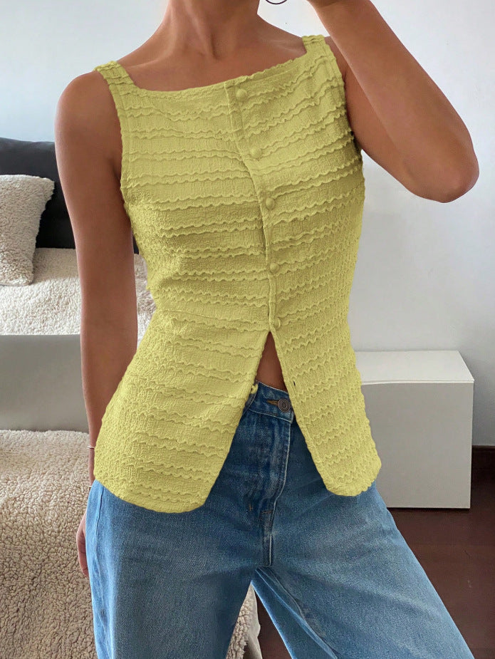 Vielseitiges Damen Oberteil, ärmellos, mit Struktur und Zierknopfleiste, modisch chic.