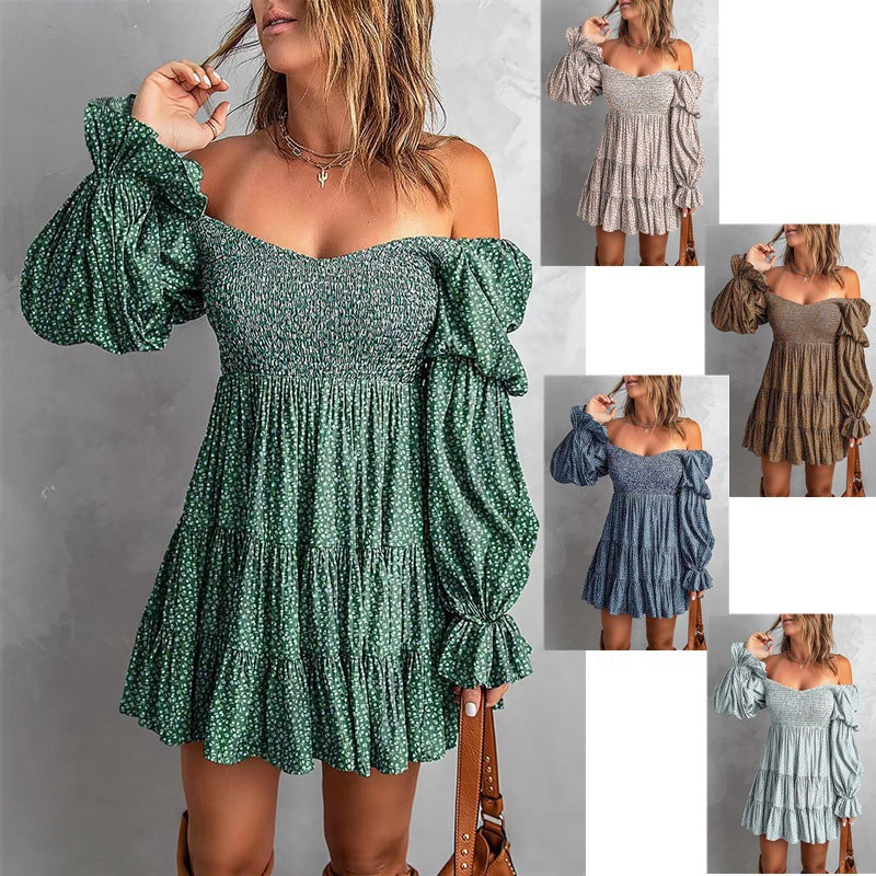 Off-Shoulder Minikleid für Damen mit Smok, Volantstufen & Ballonärmeln. Perfektes Sommerkleid im Boho-Stil.