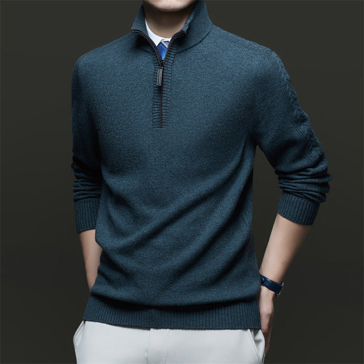 Stilvoller Herren Langarm-Pullover in Indigo mit Stehkragen & Reißverschluss, ideal für Smart-Casual-Looks.