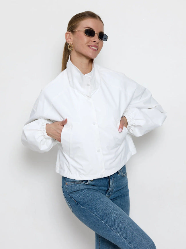 Trendige Damenjacke, lässig oversized, mit stilvollem Umlegekragen. Ideal für den modernen Herbst-Style.