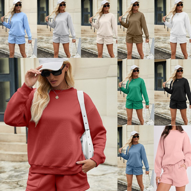 Damen Oversize Sweatset: Lässiges Sweatshirt & High-Waist Shorts, perfekt für Freizeit & Sommer.