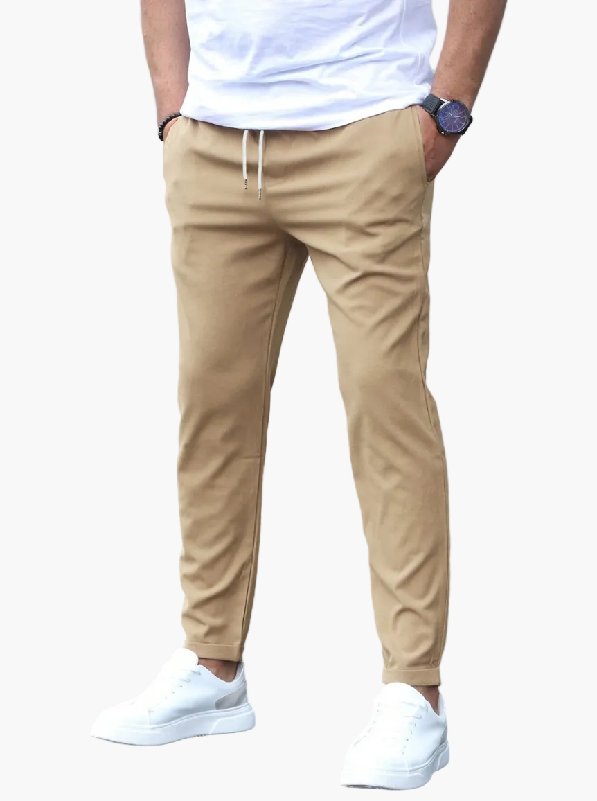 Schwarze Herren Freizeithose, Slim Fit mit praktischem Kordelzug, bequem für Alltag & Freizeit.