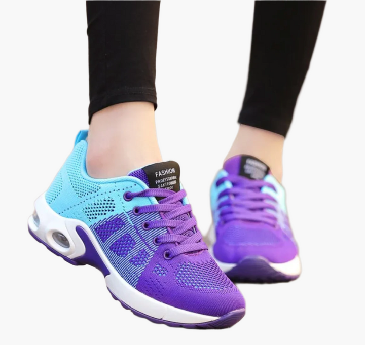 Damen Sportschuhe in Bewegung, modische Sneaker für einen aktiven und gesunden Lebensstil.