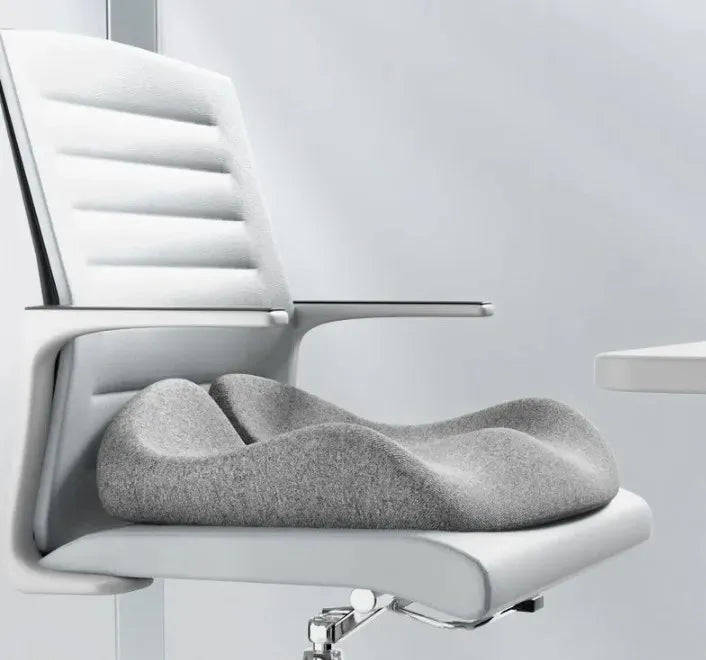 Ergonomisches Sitzkissen für Steißbein- & Rückenschmerzen. Ideal für Bürostuhl & Autositz.