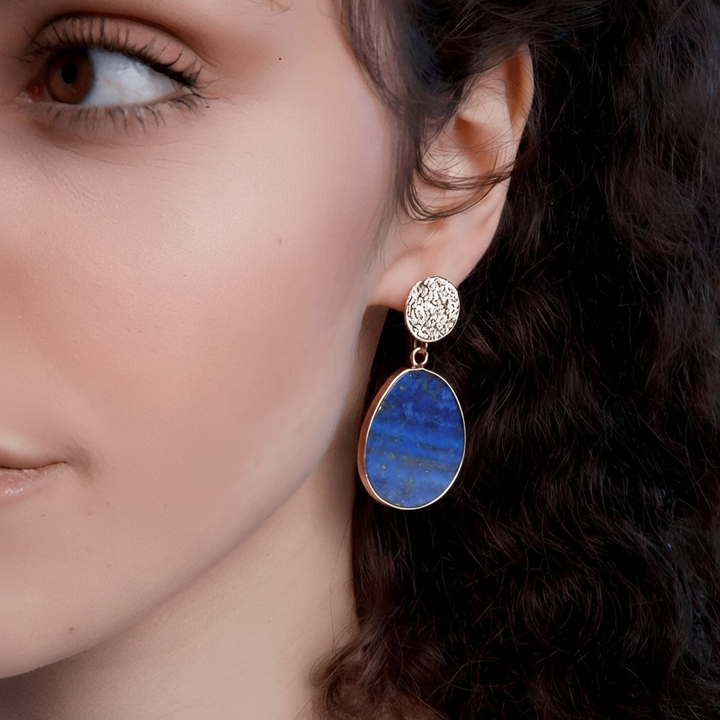 Handgefertigte ovale Damen Ohrringe mit natürlichen Tigerauge Edelsteinen. Einzigartiger Schmuck.