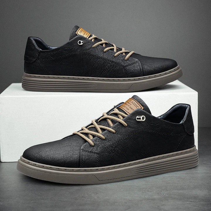 Bequeme Herren Oxford Ledersneaker Ethan. Stilvolle Schnürschuhe mit elegantem Design für Komfort im Alltag.