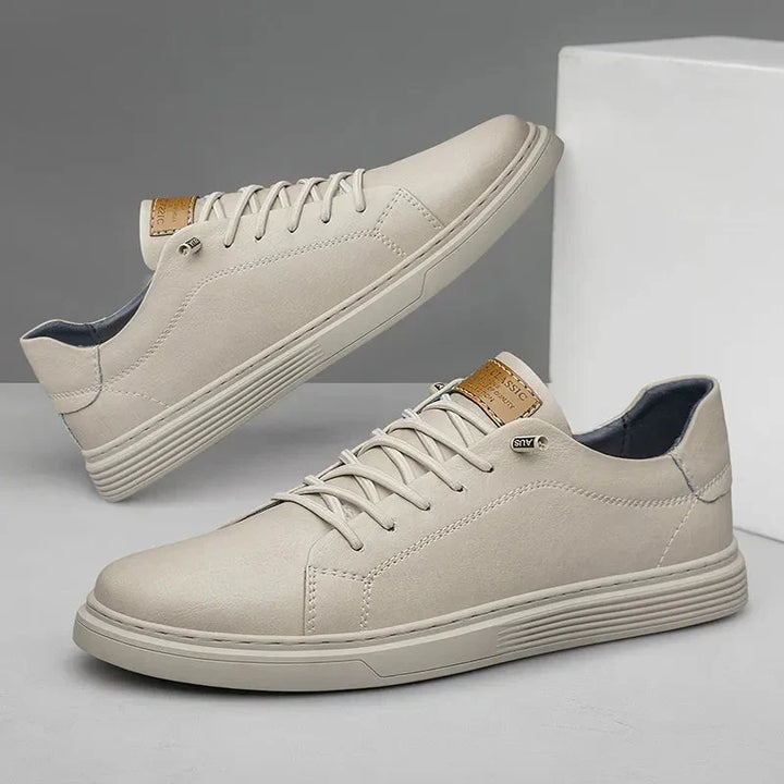 Moderne Herrenschuhe: Oxford Sneaker Ethan aus Leder. Kombiniert eleganten Stil mit ultimativem Tragekomfort.