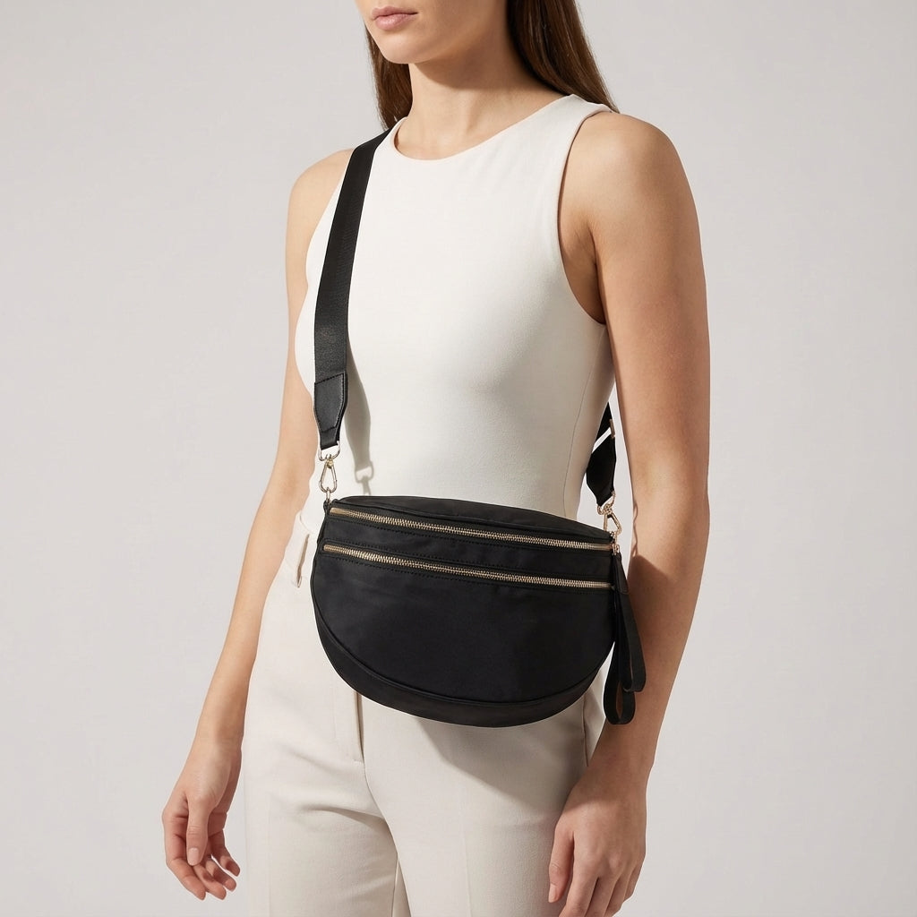 Schicke Alltagstasche für Damen: Oxford Stoff Schultertasche mit zeitlosem Karomuster und praktischen Details.