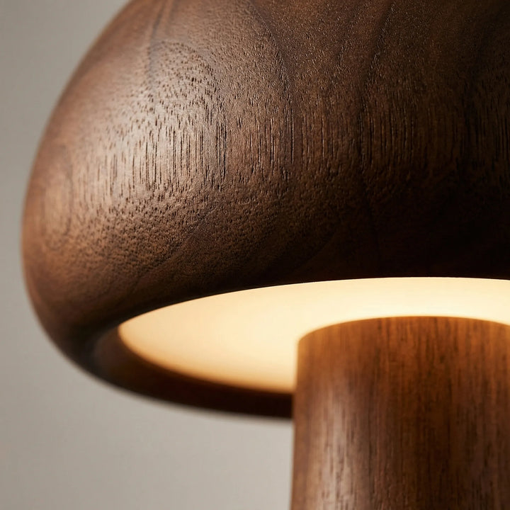 Moderne LED-Nachtlampe in Pilzform für Kinder, warmes Licht für eine gemütliche Atmosphäre.