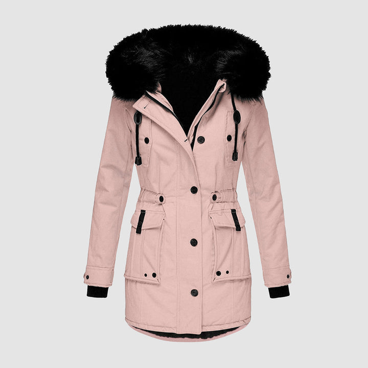 Stilvolle & warme Damen Winterjacke, elegant tailliert mit Kapuze. Modischer Kälteschutz für Damen im Winter.