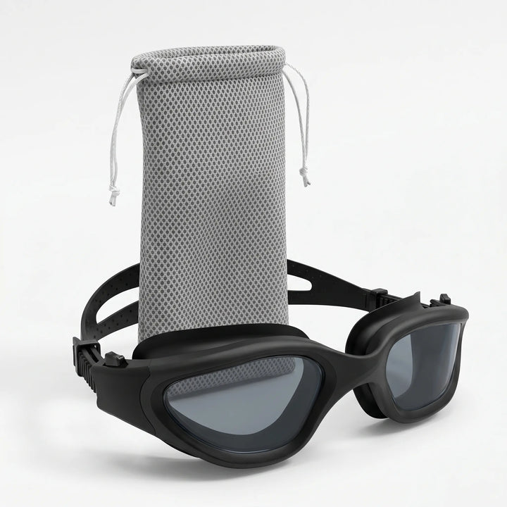 Erwachsene polarisierte Schwimmbrille mit weitem Sichtfeld und Anti-Beschlag für klares Schwimmen im Pool oder Freiwasser.