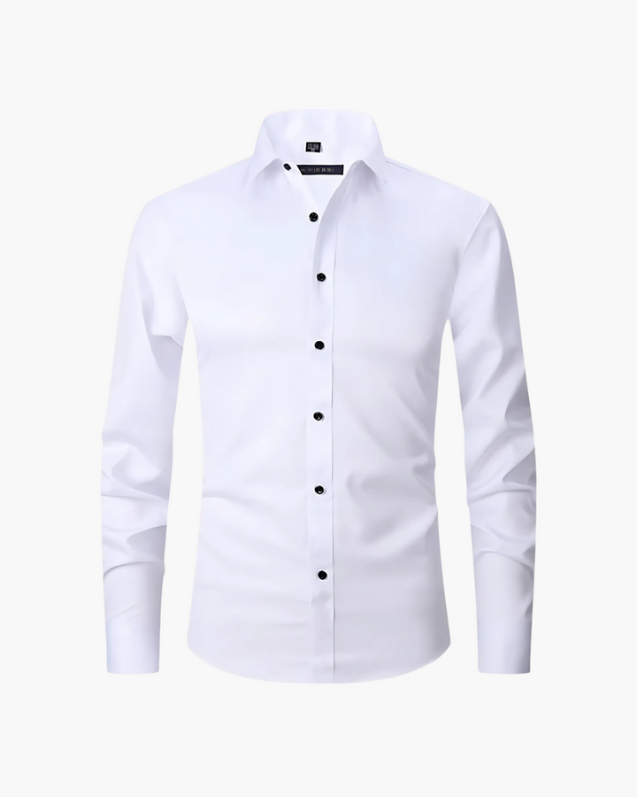 Mann präsentiert stilvolles Herren Langarm Polohemd im Slim Fit, bügelfrei & elastisch, für Business & Freizeit.