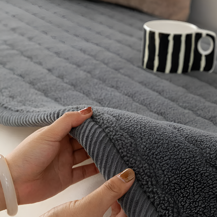 Rutschfester Plüsch-Sofabezug für die Couch, haustierfreundlich, vielseitiger Möbelschutz.