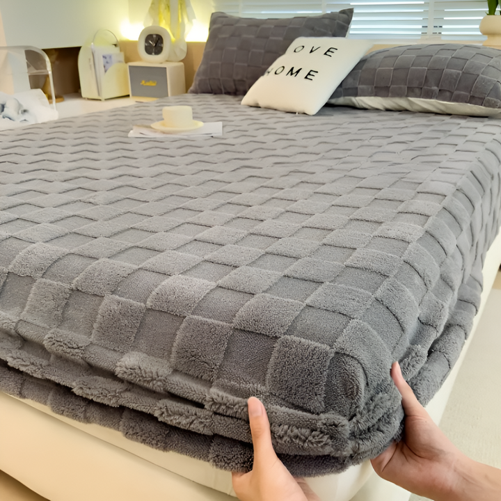 Atmungsaktives, rutschfestes Winterbettlaken. Flauschig & warm für gesunden Schlaf. Perfekter Matratzenschutz.
