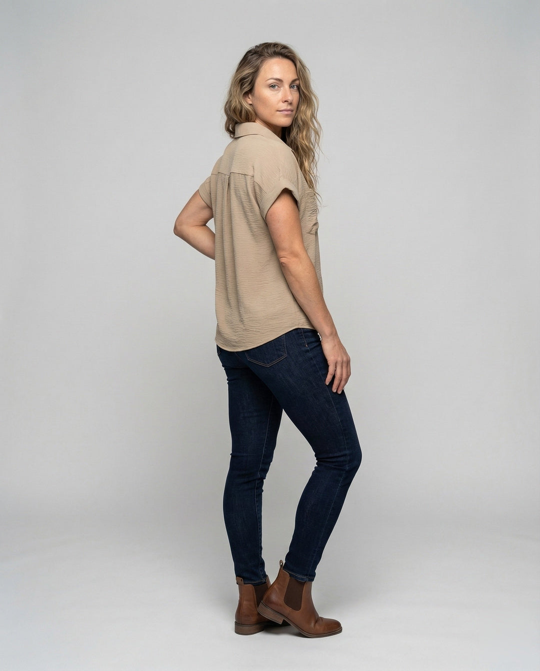 Damen locker geschnittene Hemdbluse, zeitlos & bequem, ideal für Casual Look und Büro.