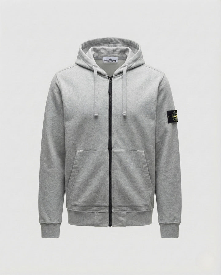 Reißverschluss-Detail der Unisex Kapuzenjacke, robust & leichtgängig. Für schnelles An- & Ausziehen.