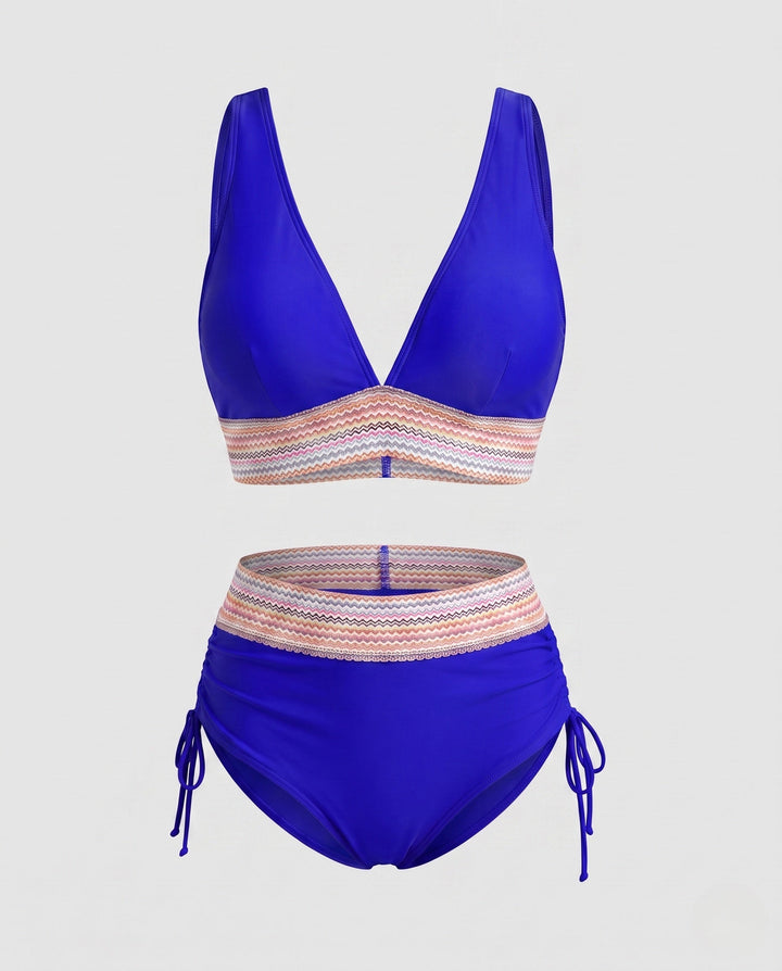 Schicker Damen Zweiteiler Bikini mit V-Ausschnitt, hochgeschnittenem Höschen & Raffungen für Eleganz.