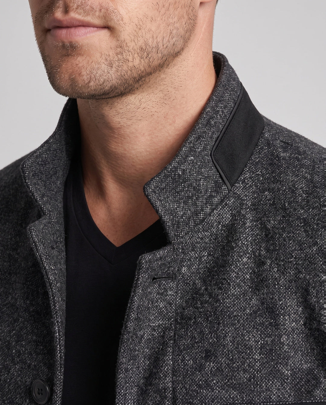 Vielseitige Herren Kurzjacke mit Stehkragen. Perfekt als elegante Business- oder Freizeitsjacke für Herren.