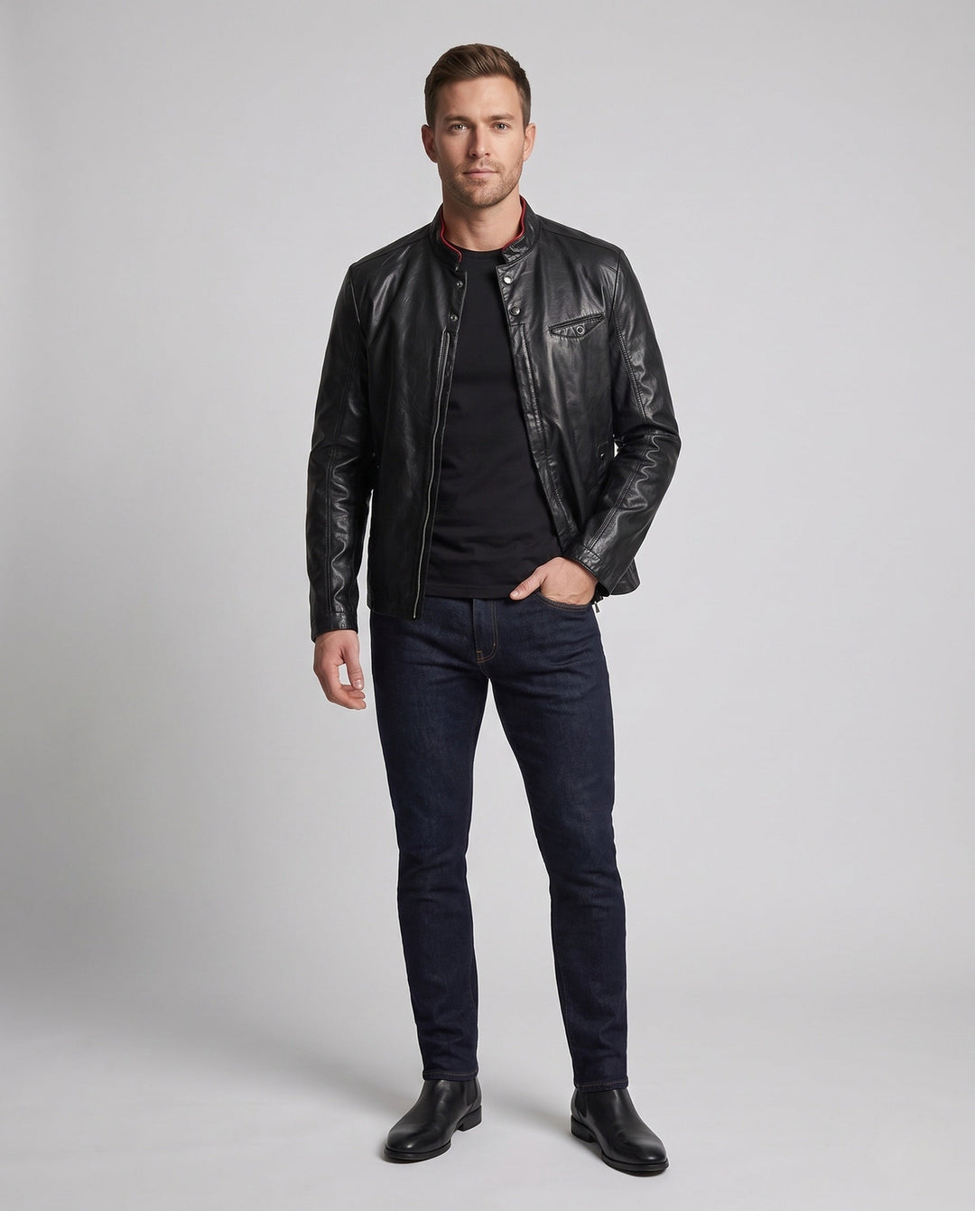 Schwarze Herren Bikerjacke mit Stehkragen, schlanker Slimfit-Schnitt; ideal für Übergangszeit & Streetwear.
