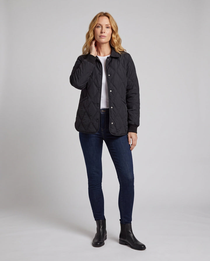 Damen leichte Steppjacke mit lockerem Schnitt und elegantem Rautenmuster. Perfekt als Übergangsjacke.