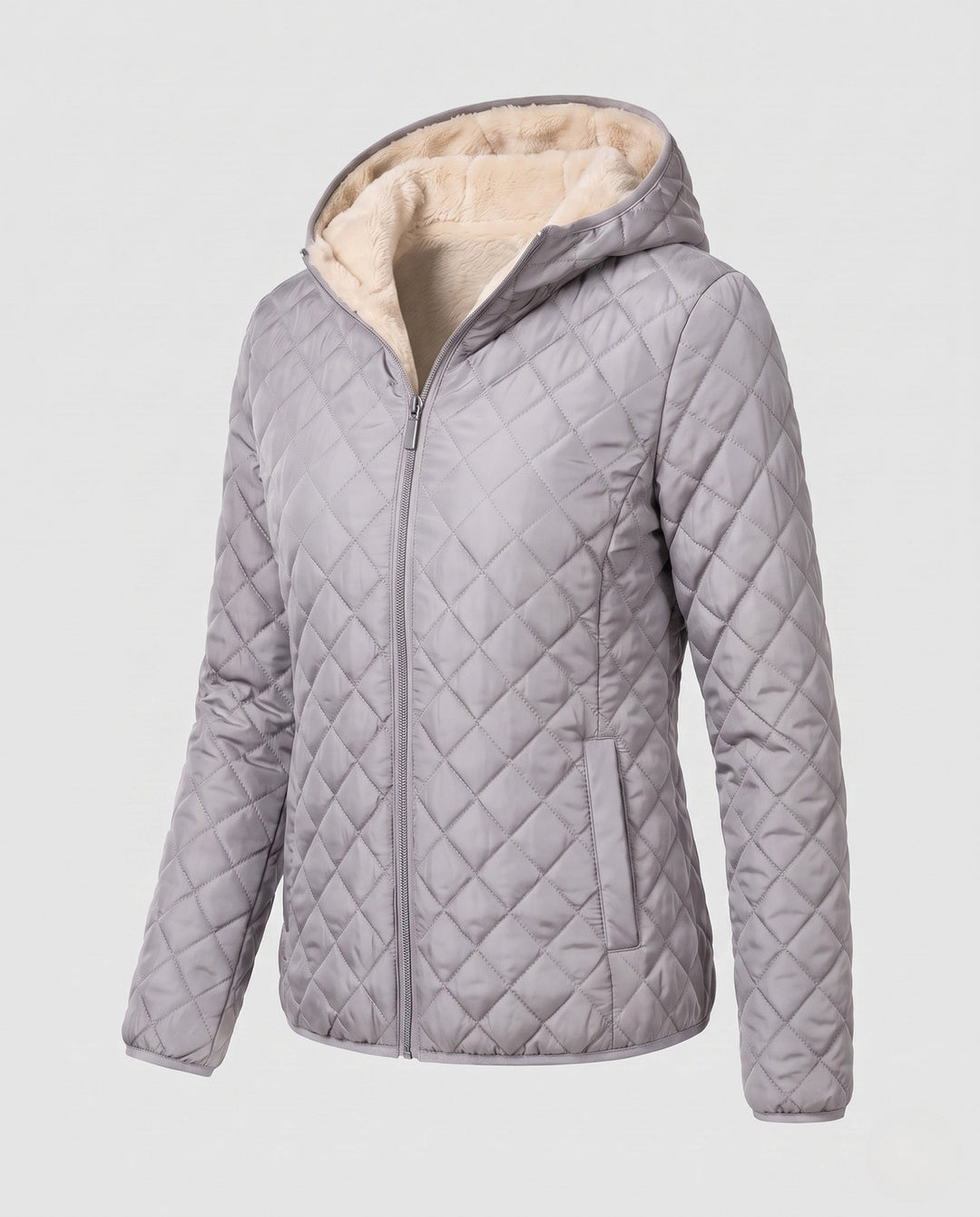 Vorderansicht: Damen Steppjacke mit durchgehendem Reißverschluss und Kapuze. Klassische Übergangsjacke für jeden Tag.