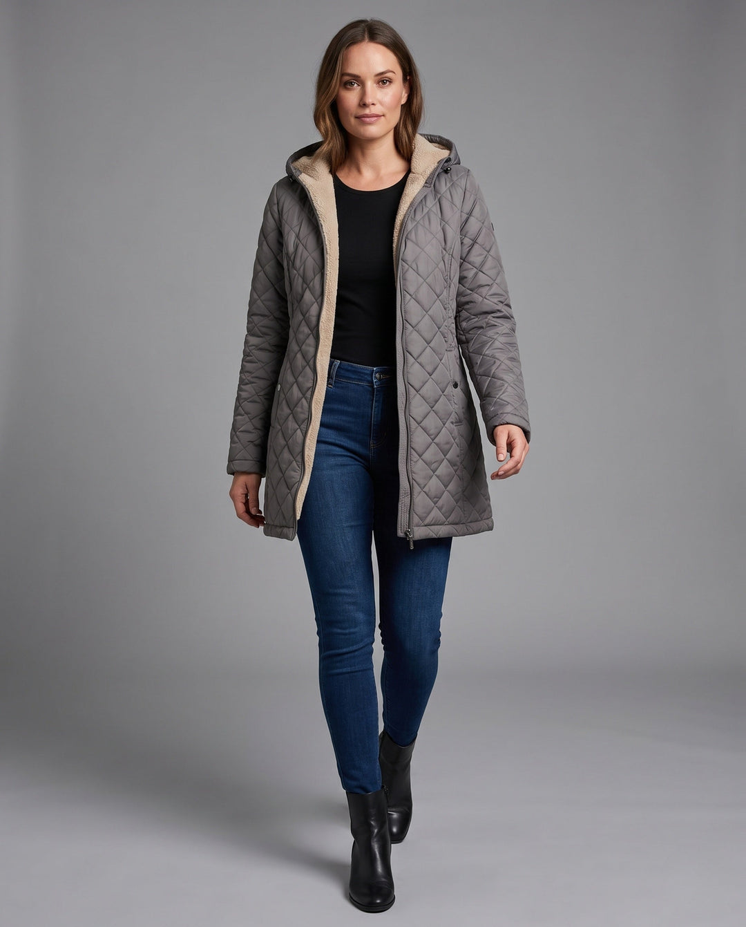 Warmer Damen Steppmantel mit Kapuze für Herbst & Winter. Ideal für Outdoor & Casual.