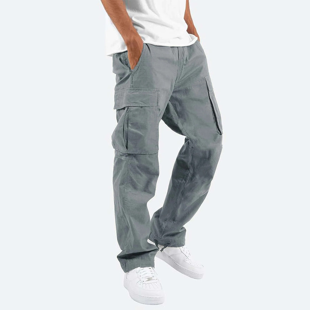 Bequeme Herren Freizeithose Mason, stylisch und robust, bietet viel Stauraum durch die Cargo-Taschen.