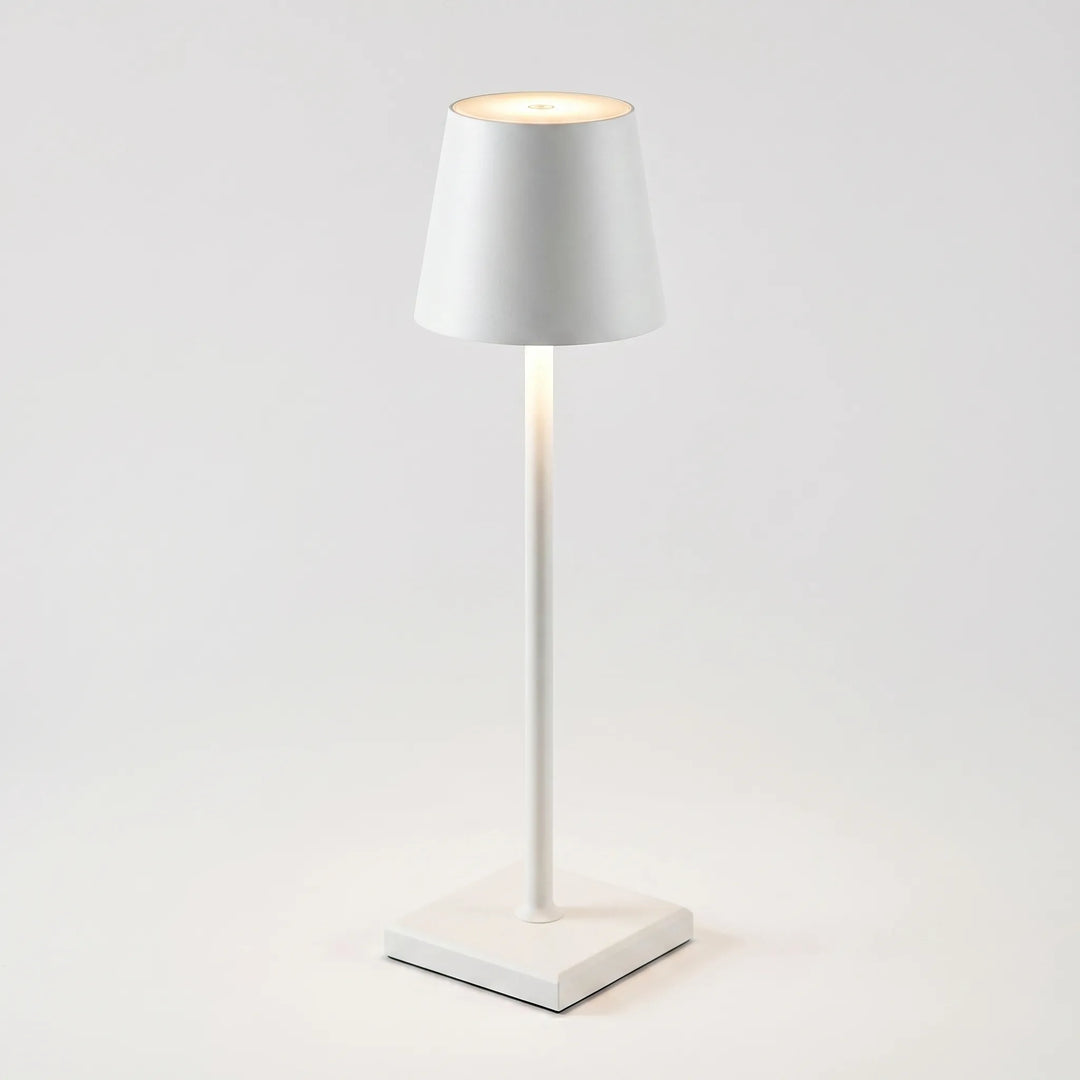 Moderne LED-Designlampe, kabellos & dimmbar. Akkubetrieben für stimmungsvolles Licht innen & außen.