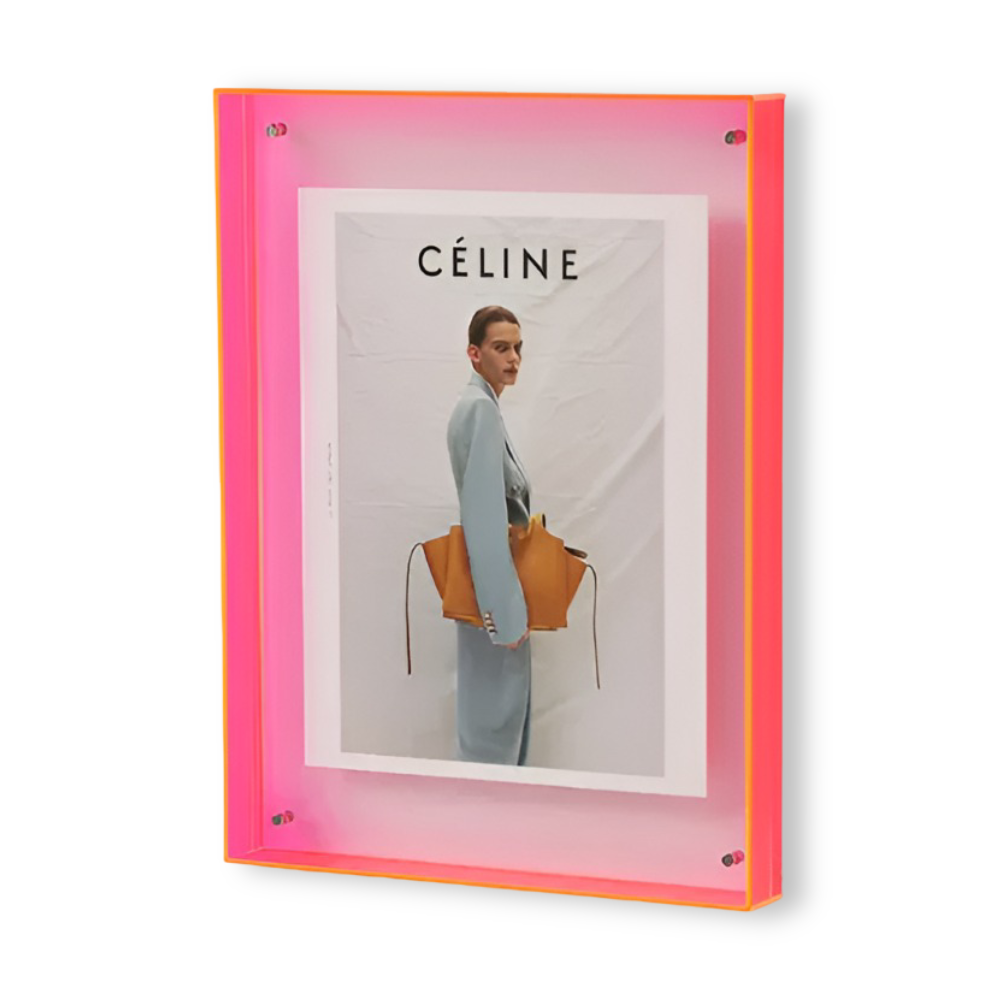 Stilvoller Bilderrahmen für Kunstwerke, elegant und als Geschenkidee geeignet.