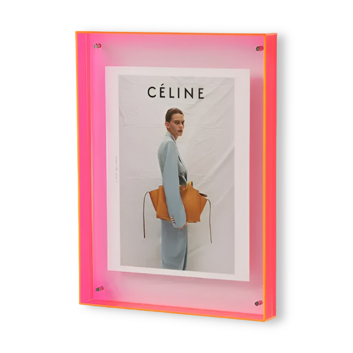 Stilvoller Bilderrahmen für Kunstwerke, elegant und als Geschenkidee geeignet.